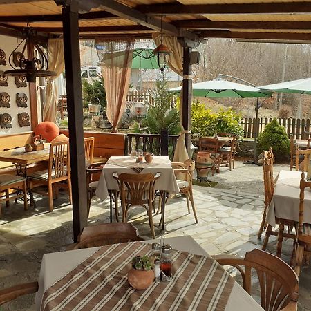 Restaurant And Apartments - T'Ga Za Jug Lazaropole Ngoại thất bức ảnh