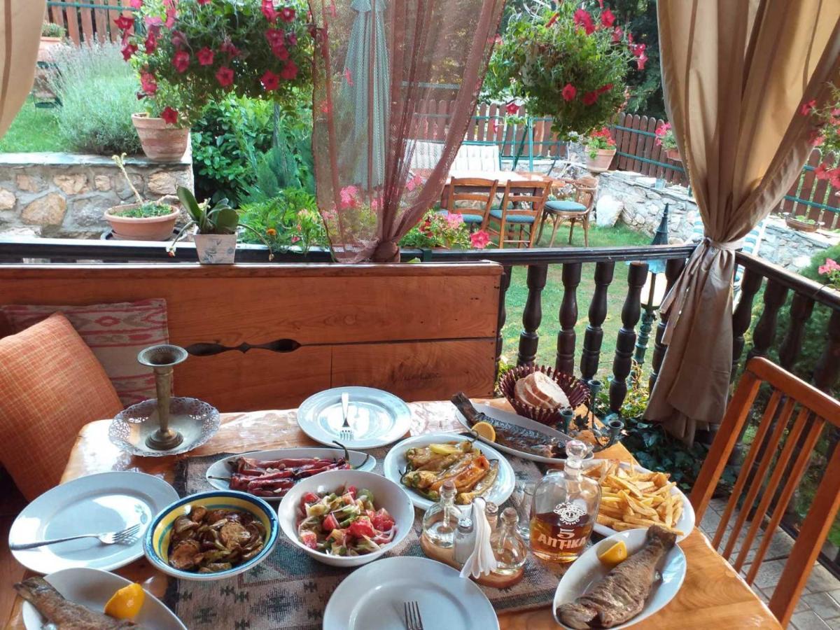 Restaurant And Apartments - T'Ga Za Jug Lazaropole Ngoại thất bức ảnh
